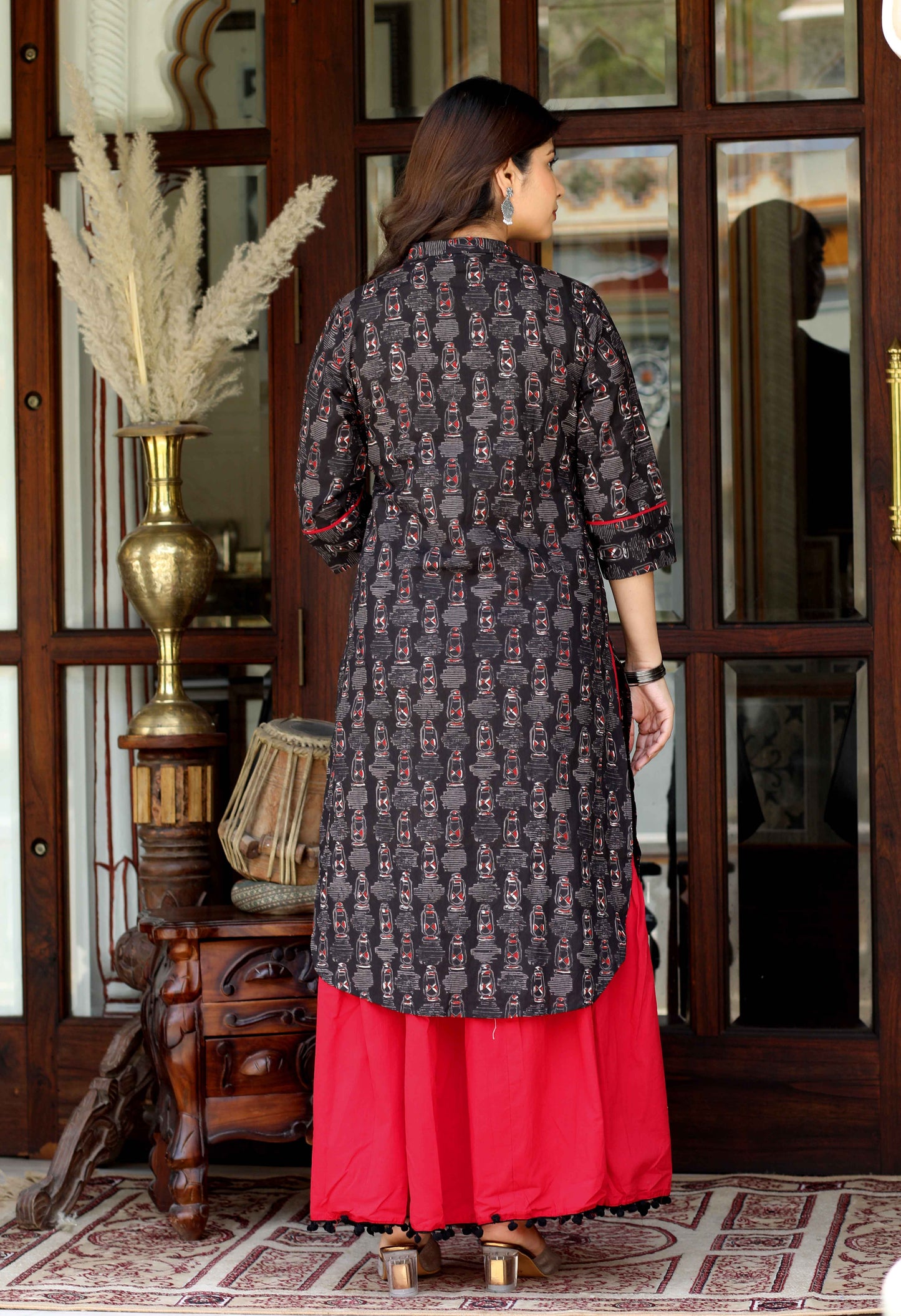 Women's Black Printed Pure Cotton Kurta With Skirt - Miravan