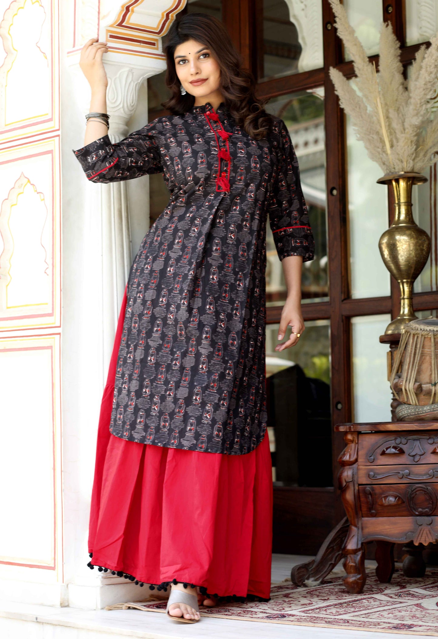 Women's Black Printed Pure Cotton Kurta With Skirt - Miravan