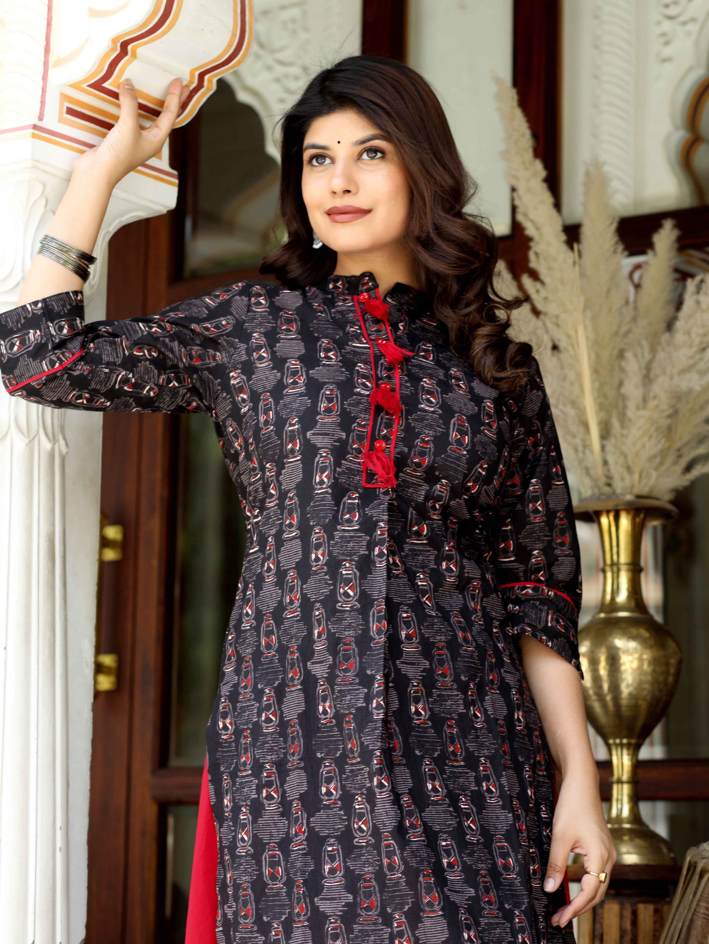 Women's Black Printed Pure Cotton Kurta With Skirt - Miravan