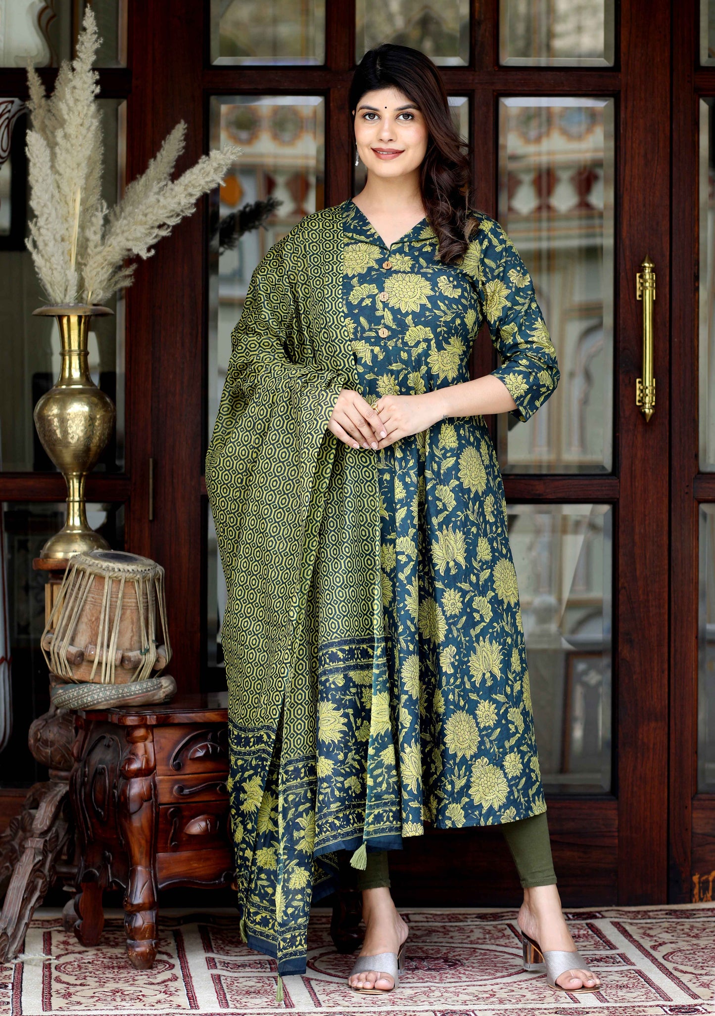 Women's Green Pure Cotton Printed Anarkali Kurta With Gold Print Dupatta - Miravan