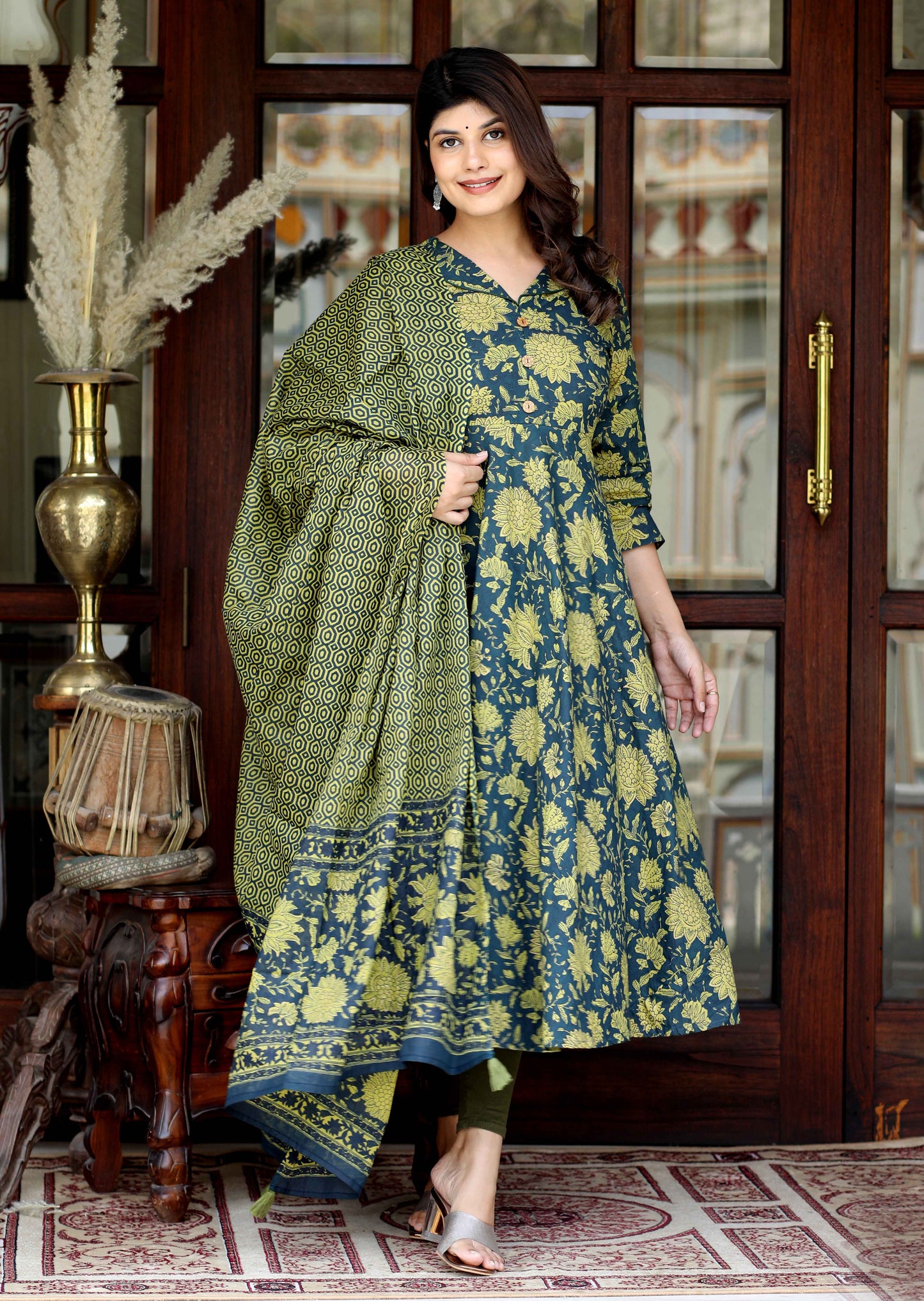 Women's Green Pure Cotton Printed Anarkali Kurta With Gold Print Dupatta - Miravan