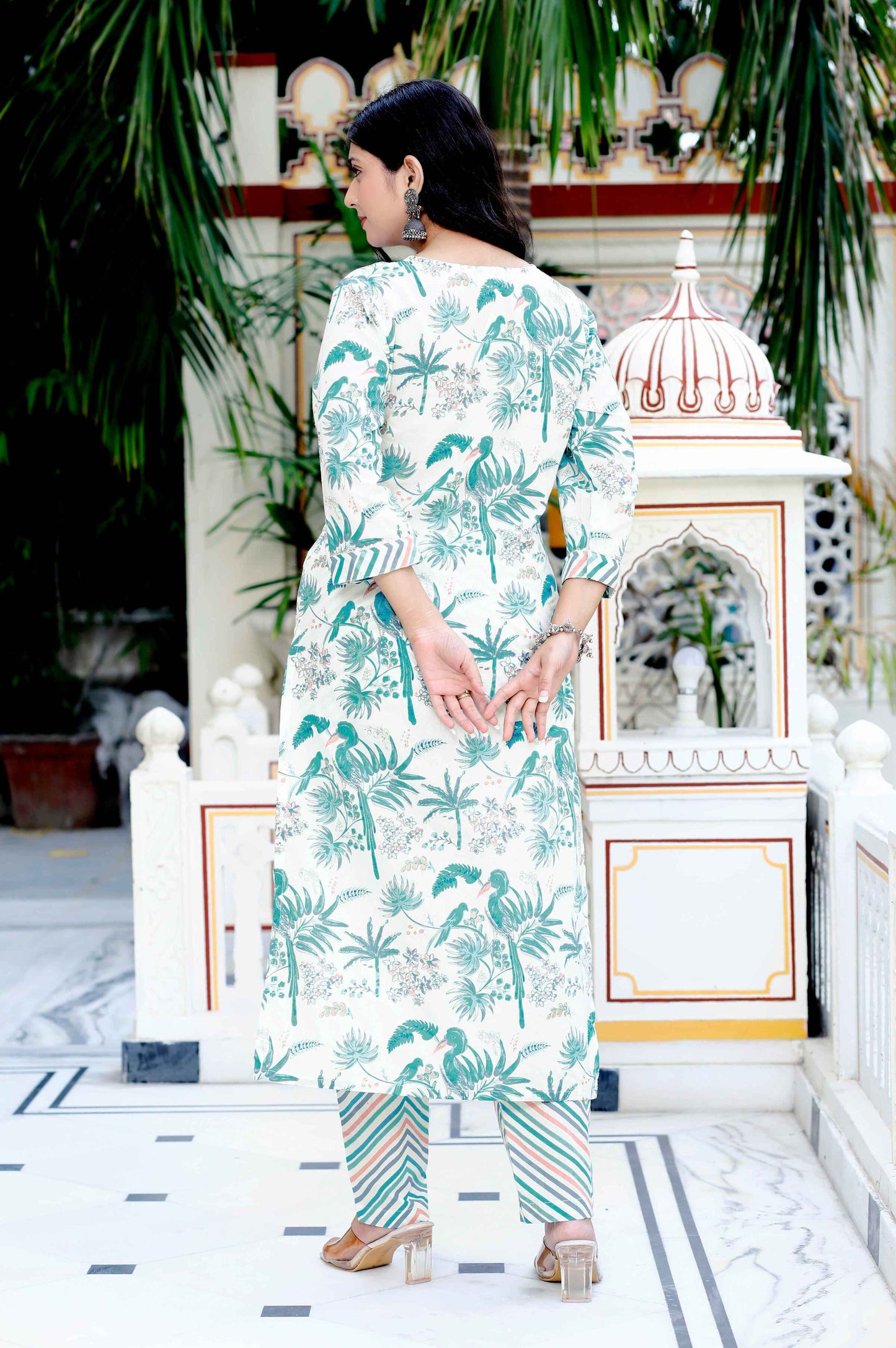 Women's Light Green Scenic Birds And Leaf Straight Pakistani Style Suit Set - Miravan