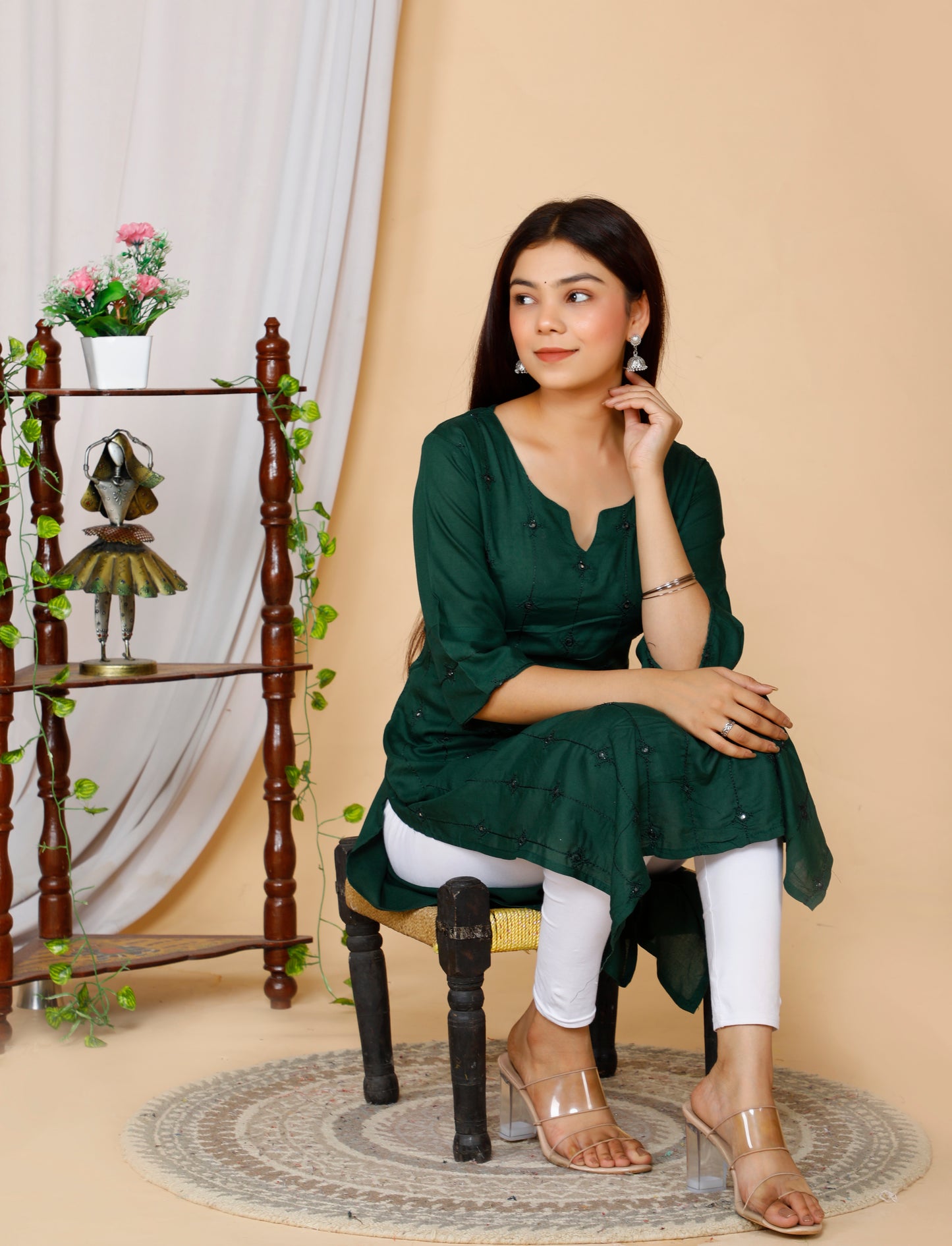 Miravan Womens Green Embroidered Straight Kurti