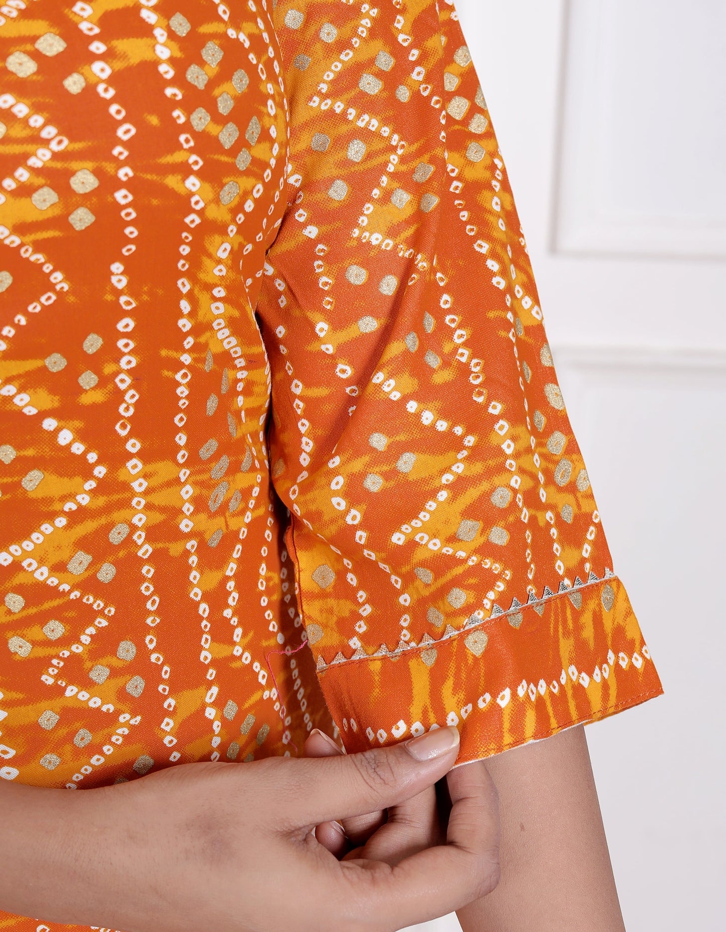 Miravan Womens Yellow Bandhani Printed Straight Kurti