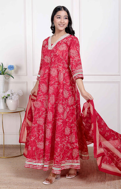 Miravan Women's red Embroidered Anarkali Kurta and Dupatta 