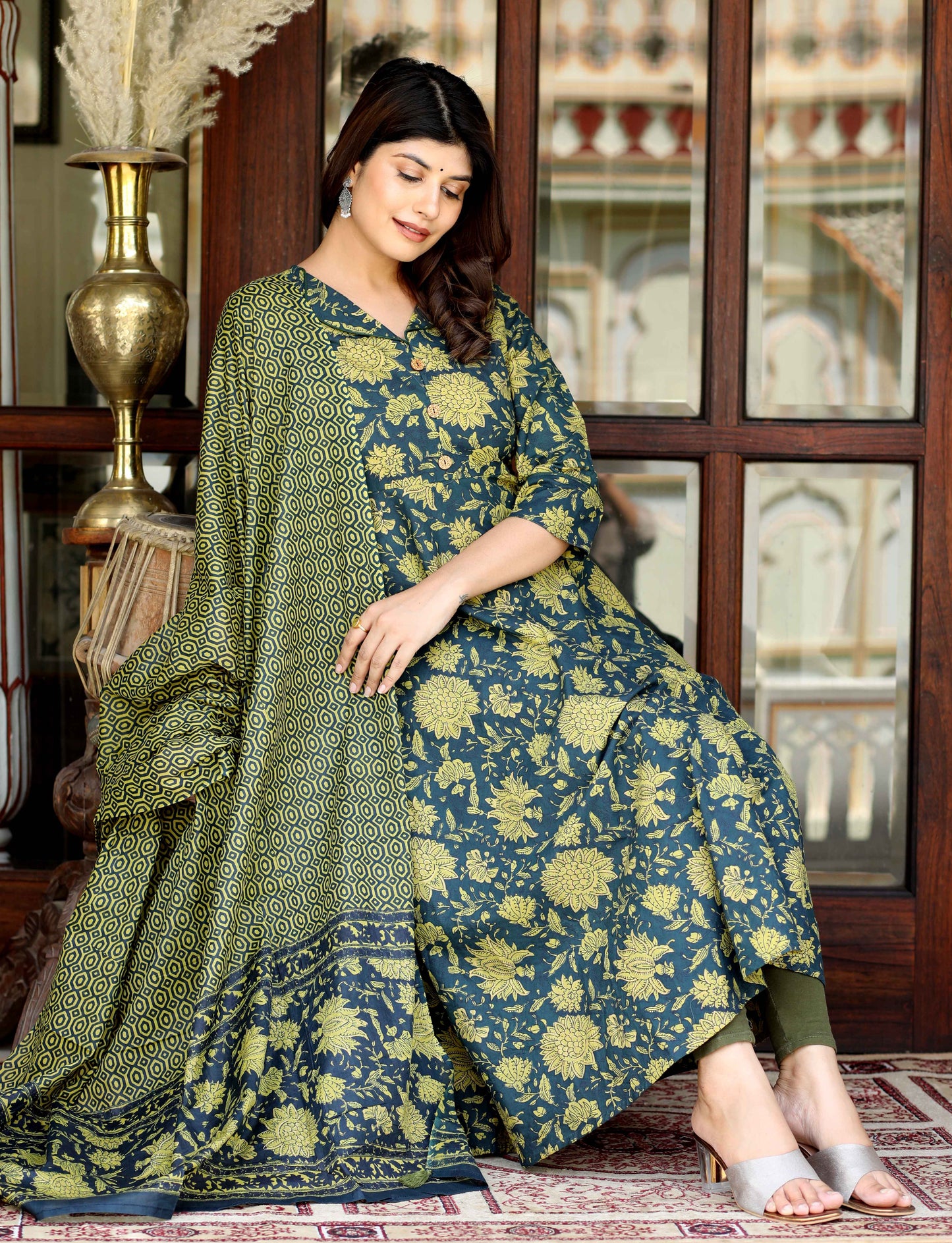 Women's Green Pure Cotton Printed Anarkali Kurta With Gold Print Dupatta - Miravan
