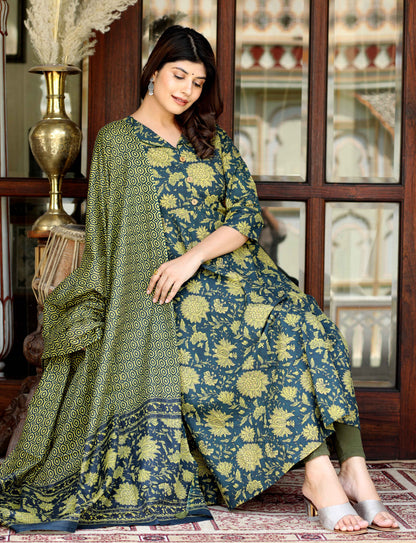 Women's Green Pure Cotton Printed Anarkali Kurta With Gold Print Dupatta - Miravan
