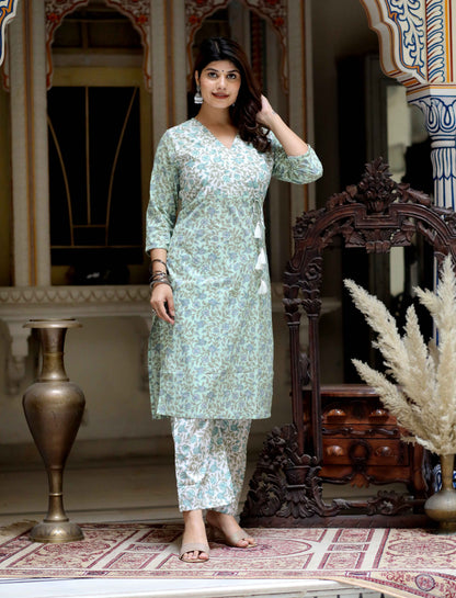 Women's Green Floral Jaipuri Cotton Kurta Palazzo With Tassel Set - Miravan
