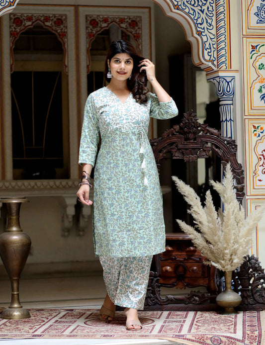 Women's Green Floral Jaipuri Cotton Kurta Palazzo With Tassel Set - Miravan