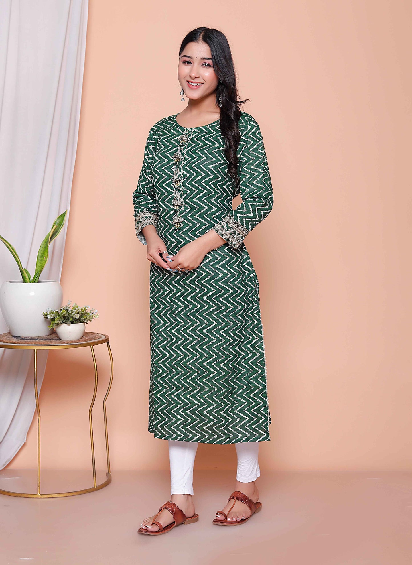 Miravan Womens Green Zigzag  Print Embroidery Rayon Straight Kurti