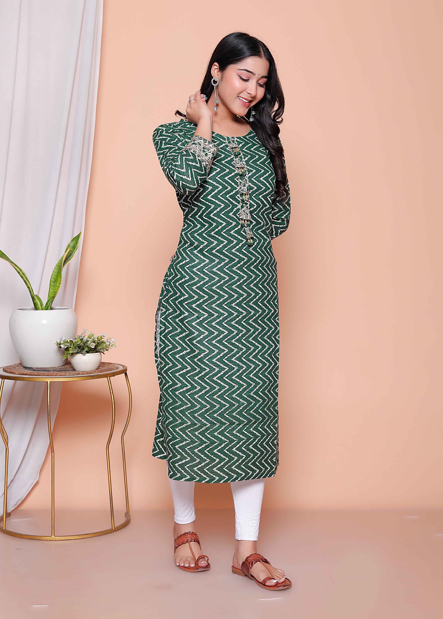 Miravan Womens Green Zigzag  Print Embroidery Rayon Straight Kurti