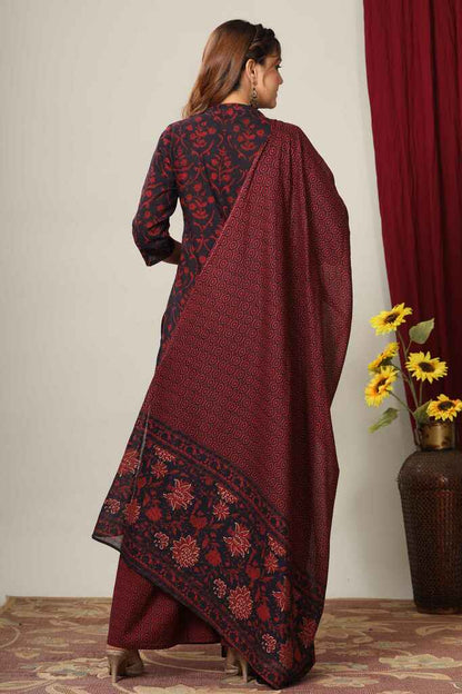 Color_Maroon