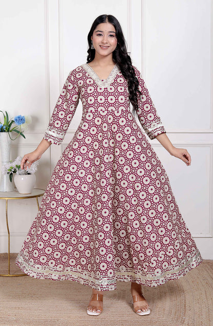 Miravan Women's Cream Embroidered Cotton Anarkali Kurta 