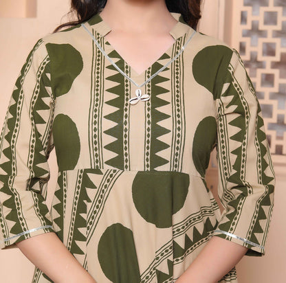 Miravan Womens Green Cotton Anarkali Kurta