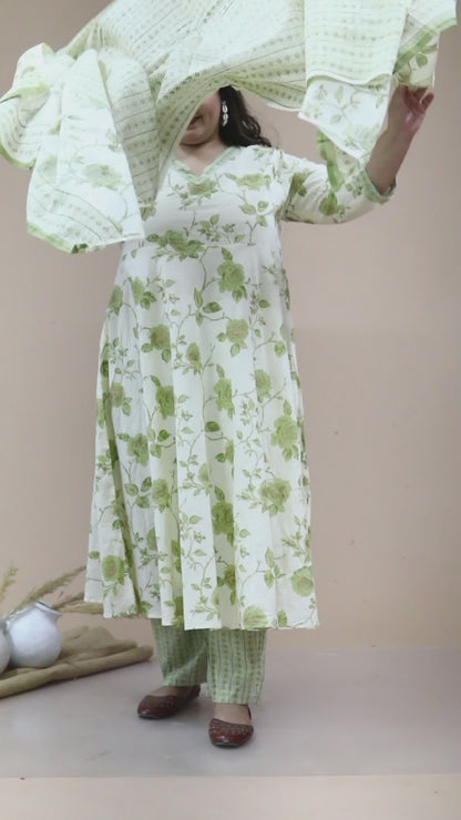 Women'S Plus Size Green Printed Anarkali Kurta With Palazzo And Dupatta - Miravan