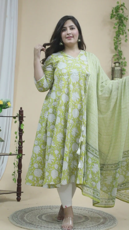 Women's Yellow Plus Size Floral Anarkali Kurta With Dupatta - Miravan